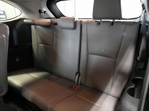 Certified 2023 Toyota Highlander XLE image 13