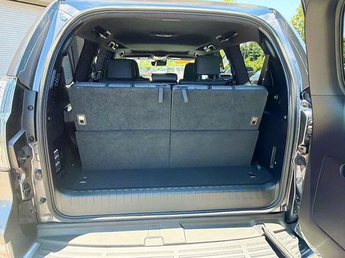 Used 2022 Lexus GX 460 Luxury w/ Accessory Package AWD/4WD image 13