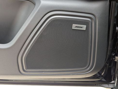 Used 2025 Porsche Macan image 14