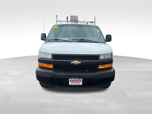 Used 2021 Chevrolet Express 2500 image 2