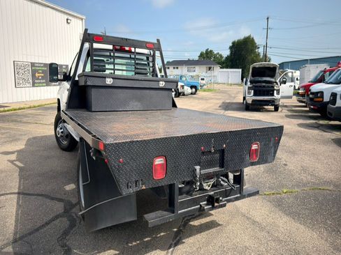 Used 2017 Chevrolet Silverado 3500 W/T RWD image 3