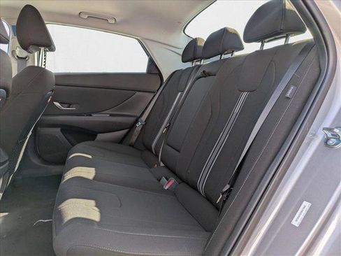 New 2025 Hyundai Elantra SEL image 16