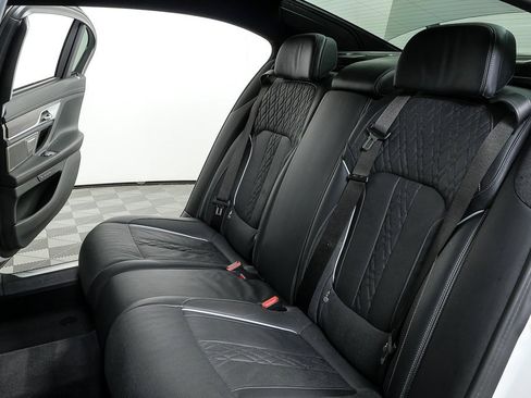 Used 2022 BMW 750i xDrive 750i xDrive w/ Luxury Rear Seating Package image 22