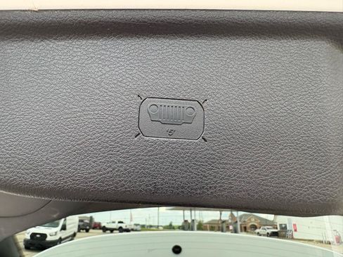 Used 2022 Jeep Compass Latitude w/ Sun and Sound Group AWD/4WD image 61