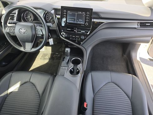 Used 2024 Toyota Camry SE image 20