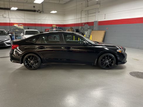 Used 2023 Honda Civic Sport image 11