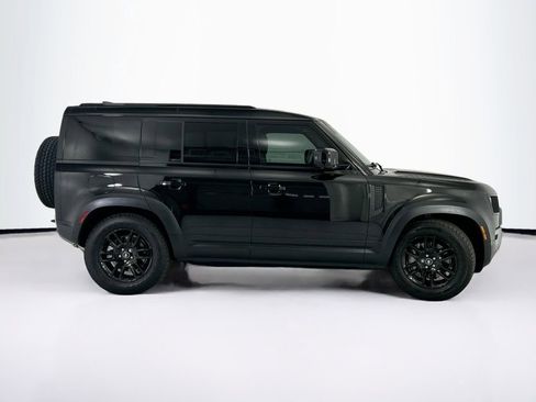 Used 2025 Land Rover Defender 110 S AWD/4WD image 4