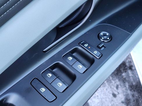 New 2026 Hyundai Elantra Limited FWD image 17