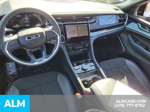 Used 2024 Jeep Grand Cherokee Trailhawk image 7