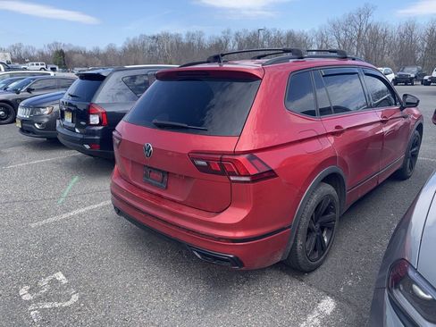 Used 2024 Volkswagen Tiguan SE R-Line image 4