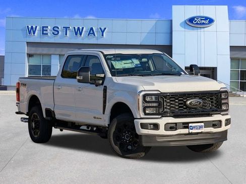 New 2026 Ford F250 Lariat w/ Black Appearance Package image 39