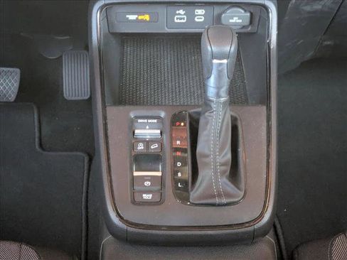 Used 2025 Honda CR-V EX image 12