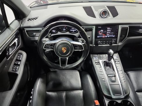 Used 2018 Porsche Macan AWD/4WD image 10