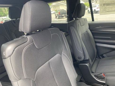 New 2025 Jeep Grand Cherokee L Laredo w/ Luxury Tech Group I image 32