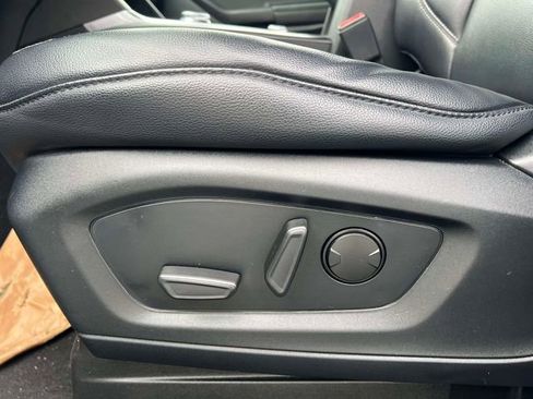 Used 2020 Ford Explorer XLT w/ Equipment Group 202A image 20