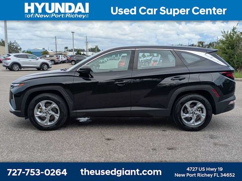 Certified 2024 Hyundai Tucson SE FWD image 2