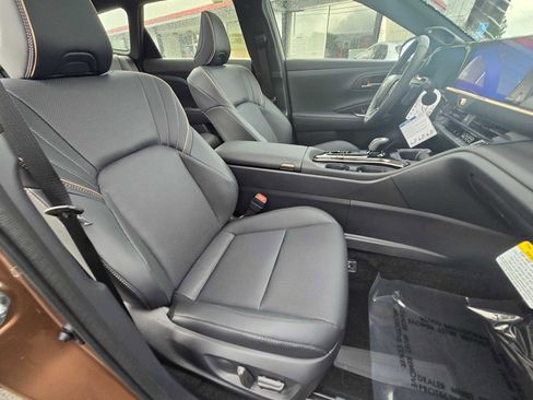 New 2025 Toyota Crown Signia image 11