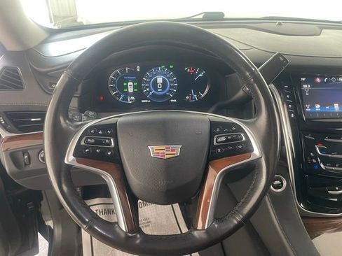 Used 2019 Cadillac Escalade Luxury AWD/4WD image 38