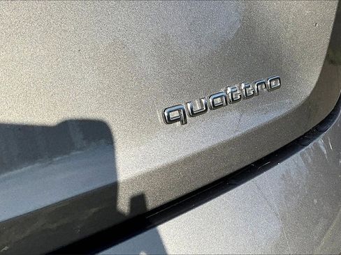 Used 2021 Audi e-tron Premium Plus w/ Premium Plus Package image 11