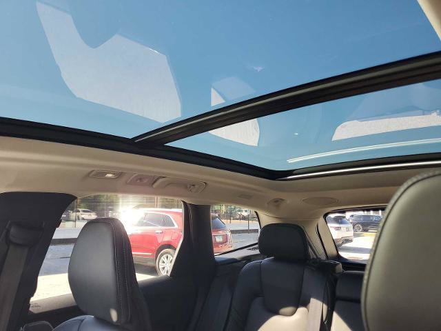 Used 2023 Volvo XC60 T8 Ultimate w/ Climate Package AWD/4WD image 19