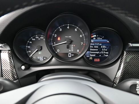 Used 2023 Porsche Macan image 19