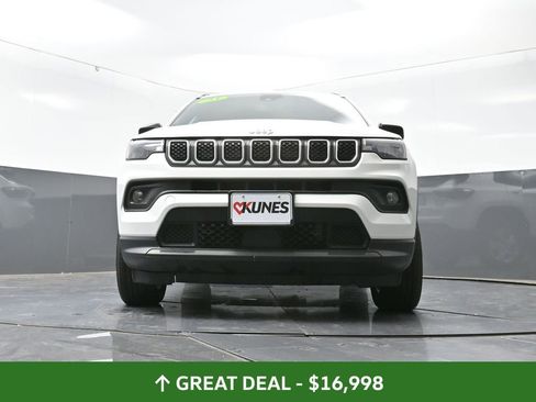 Used 2023 Jeep Compass Latitude image 54