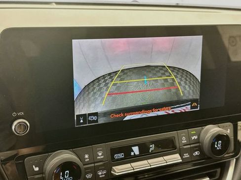 Used 2024 Toyota Grand Highlander AWD image 14