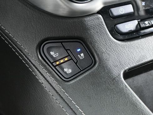 Used 2019 GMC Yukon XL SLT AWD/4WD image 9