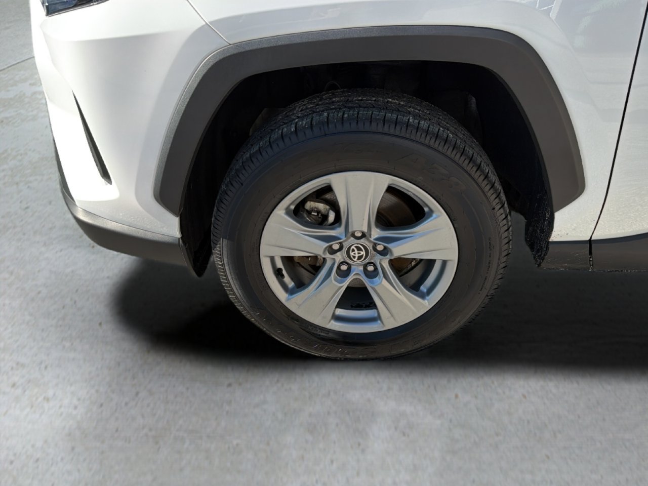 Used 2025 Toyota RAV4 XLE AWD/4WD image 9