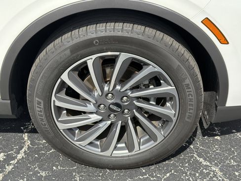 Used 2023 Lincoln Corsair Reserve w/ Equipment Group 201A FWD image 11