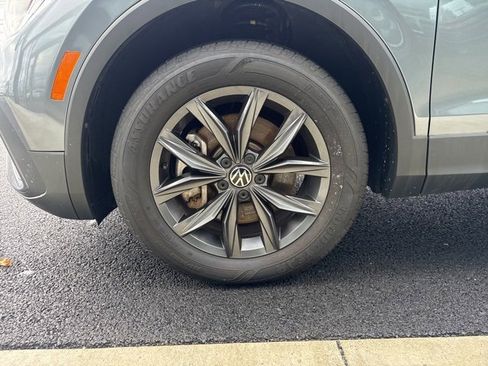 Used 2022 Volkswagen Tiguan SE image 8