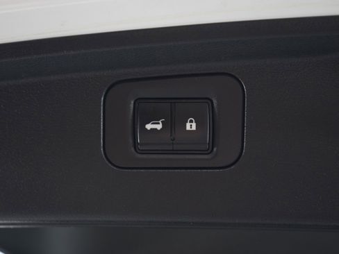 Used 2025 Nissan Armada PRO-4X w/ Pro-4X Premium Package image 19