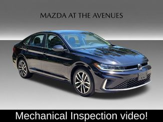 Used 2025 Volkswagen Jetta SE FWD video 3