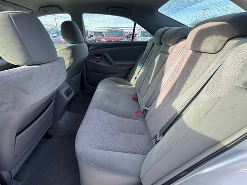 Used 2011 Toyota Camry LE image 19