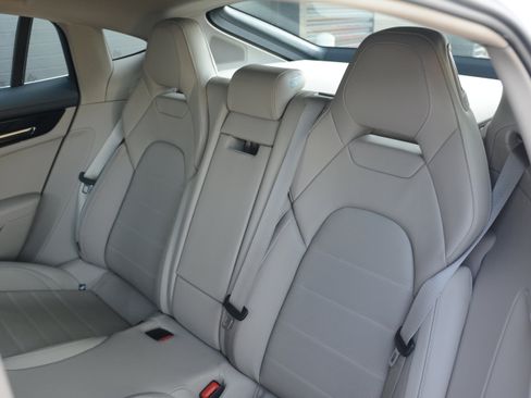 Certified 2024 Porsche Panamera 4 AWD/4WD image 30