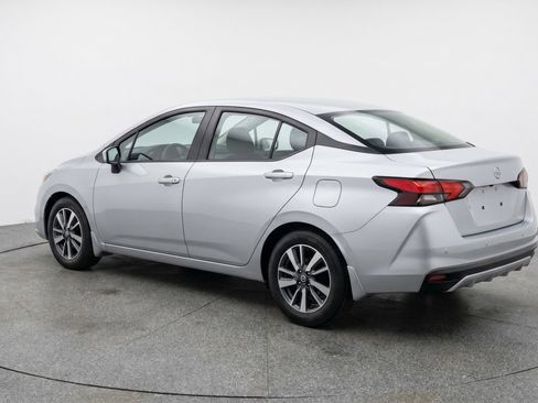 Used 2025 Nissan Versa SV image 6