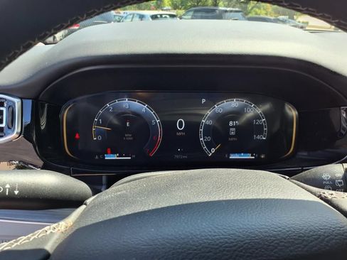 Used 2024 Jeep Wagoneer L Series III w/ Premium Group I AWD/4WD image 9