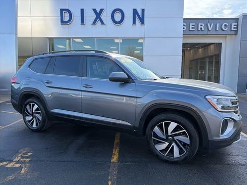 Used 2025 Volkswagen Atlas SE image 1