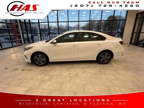 Used 2023 Kia Forte LXS w/ LXS Technology Package image 2