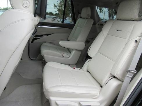 Certified 2026 Cadillac Escalade Platinum Sport w/ LPO, ONYX Package AWD/4WD image 33