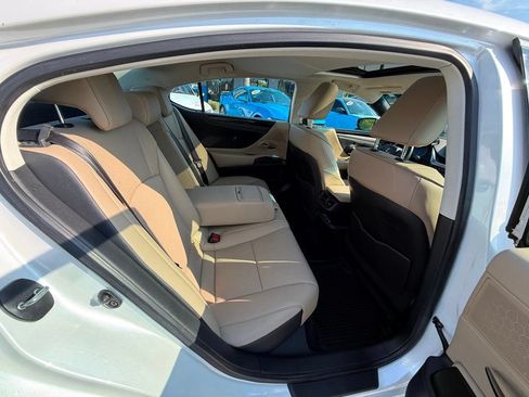 Used 2020 Lexus ES 350 w/ Premium Package FWD image 24