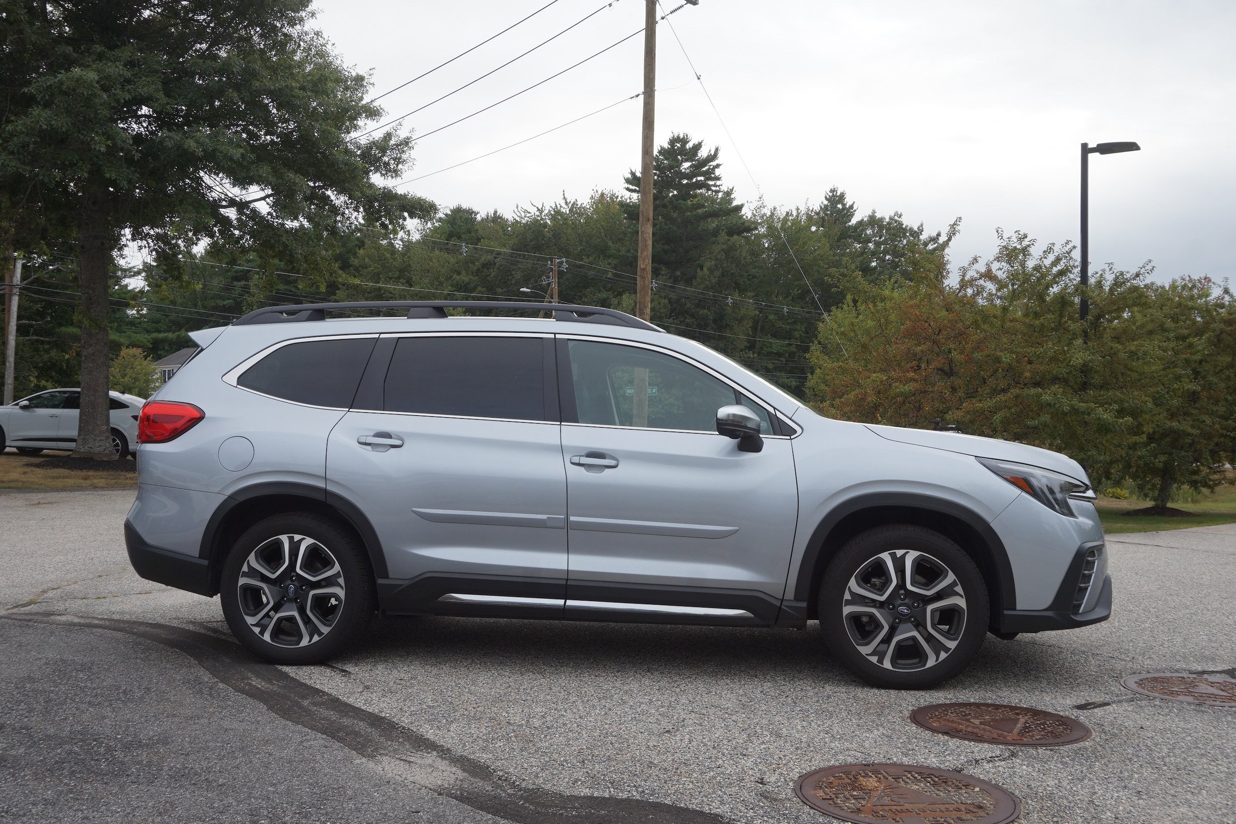Used 2023 Subaru Ascent Limited w/ Technology Package AWD/4WD image 4