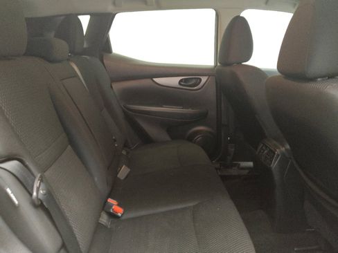 Used 2020 Nissan Rogue Sport S image 19