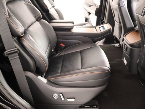 New 2026 Lincoln Navigator Black Label AWD/4WD image 16