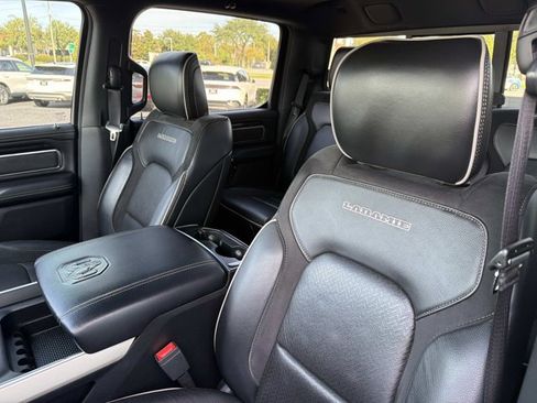 Used 2019 RAM 1500 Laramie AWD/4WD image 14