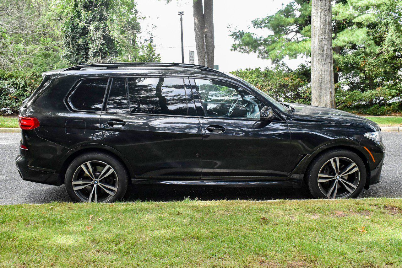 Used 2021 BMW X7 xDrive40i w/ M Sport Package AWD/4WD image 8