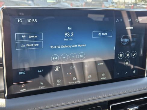 Used 2022 Lincoln Nautilus Reserve w/ Luxury Package image 16