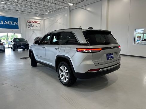 Used 2024 Jeep Grand Cherokee Limited AWD/4WD image 7