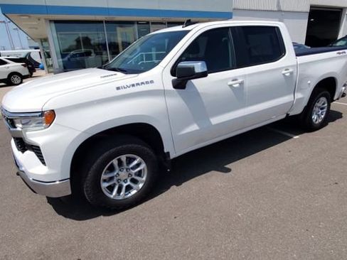 Certified 2025 Chevrolet Silverado 1500 LT AWD/4WD image 4