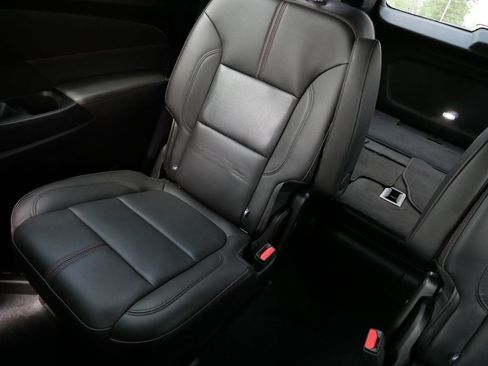 Used 2023 Chevrolet Traverse RS AWD/4WD image 12